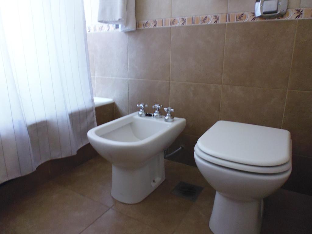 Victoria Plaza Hotel
